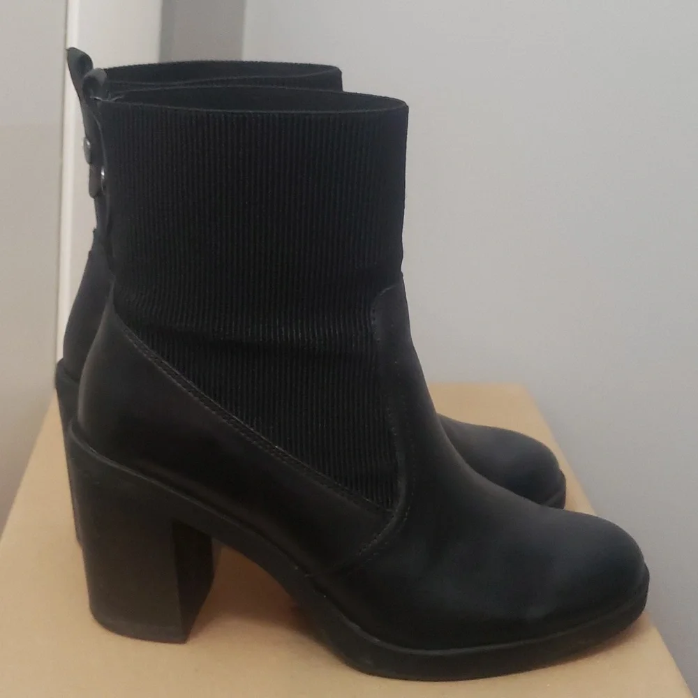 Booties - Picture 4 of 4